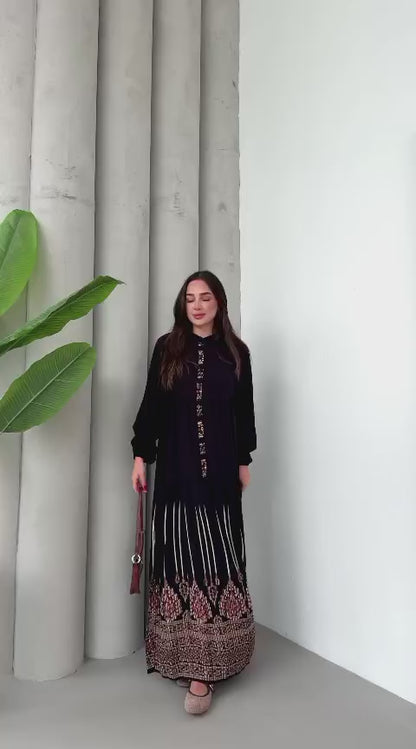 Balon Kol Yarı Düğmeli Model Elbise - Siyah